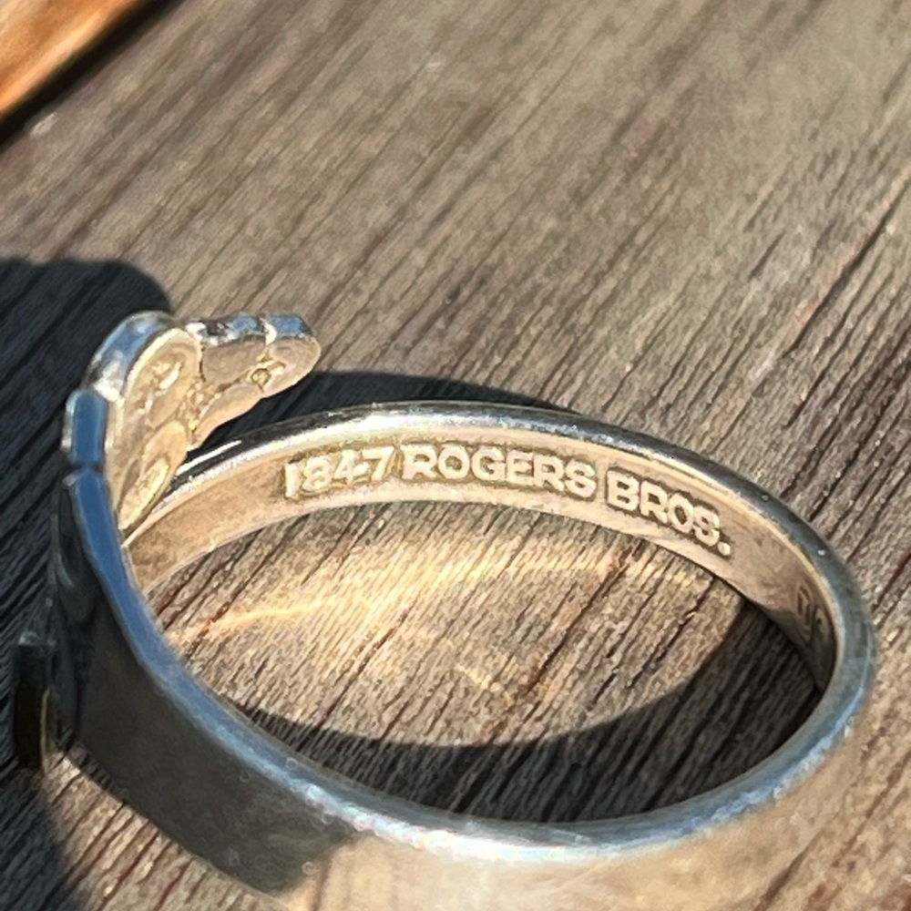 Silver Adjustable Ring With Intricate Design - image 3